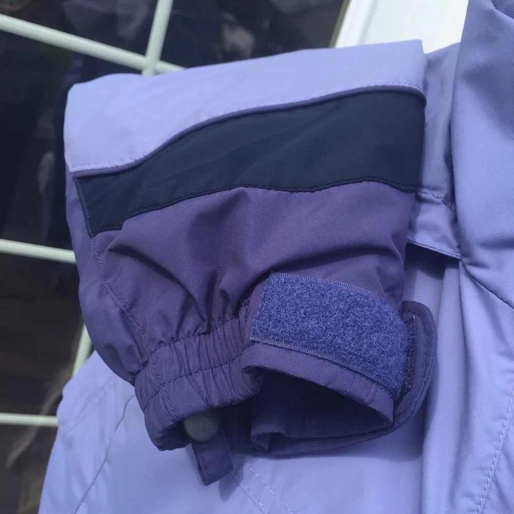 Columbia Jacket.  size Large - Picture 8 of 9